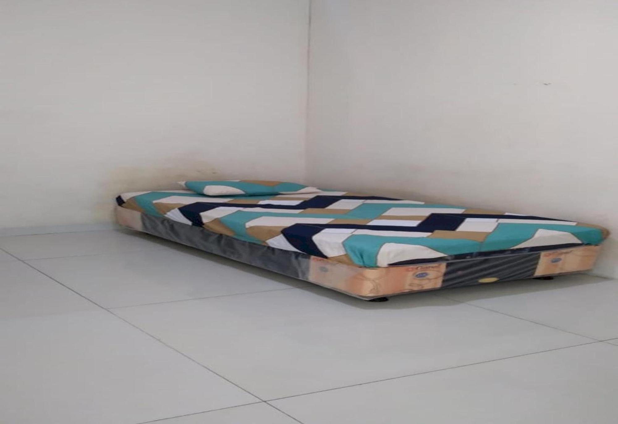 Spot On 94166 Kost Bunda Syariah Hotel Bekasi Exterior photo