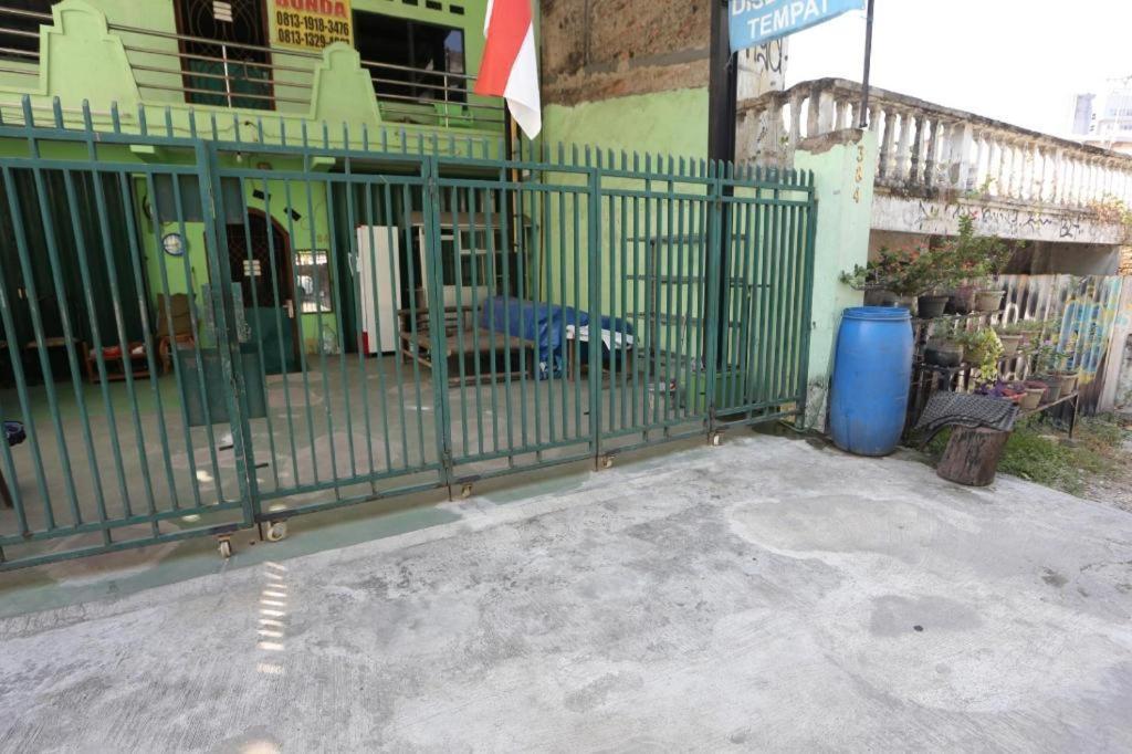 Spot On 94166 Kost Bunda Syariah Hotel Bekasi Exterior photo