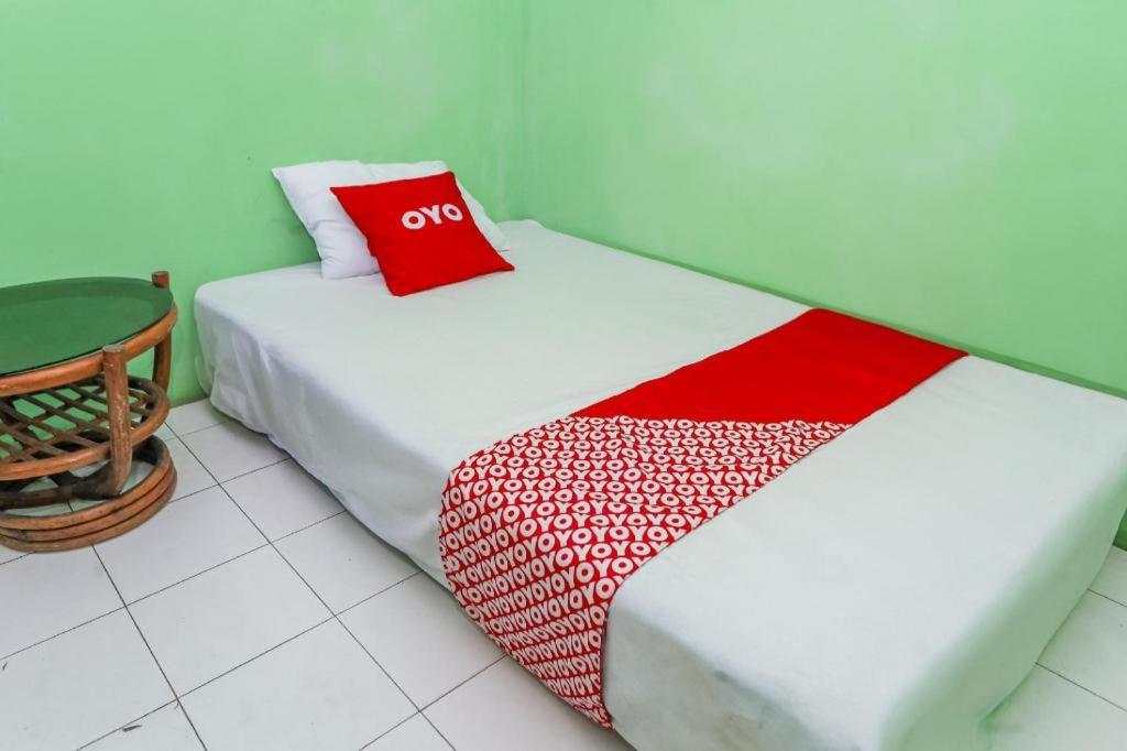 Spot On 94166 Kost Bunda Syariah Hotel Bekasi Exterior photo