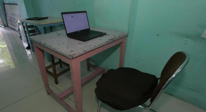 Spot On 94166 Kost Bunda Syariah Hotel Bekasi Exterior photo