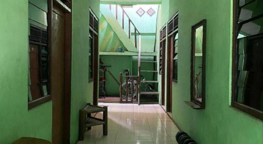 Spot On 94166 Kost Bunda Syariah Hotel Bekasi Exterior photo