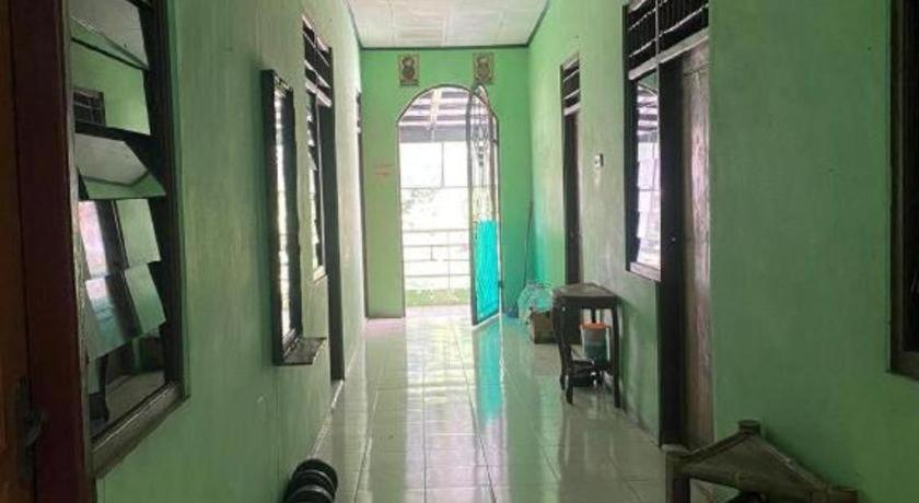 Spot On 94166 Kost Bunda Syariah Hotel Bekasi Exterior photo